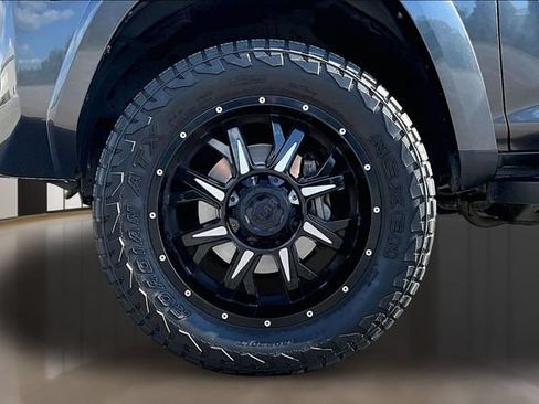 Used 2018 Toyota 4Runner SR5 AWD/4WD image 26