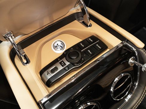 Used 2016 Bentley Mulsanne Speed image 30