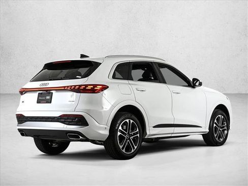 Certified 2025 Audi Q5 Premium w/ Convenience Package AWD/4WD image 5