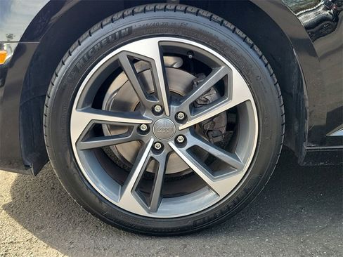 Used 2019 Audi A4 2.0T Premium image 32