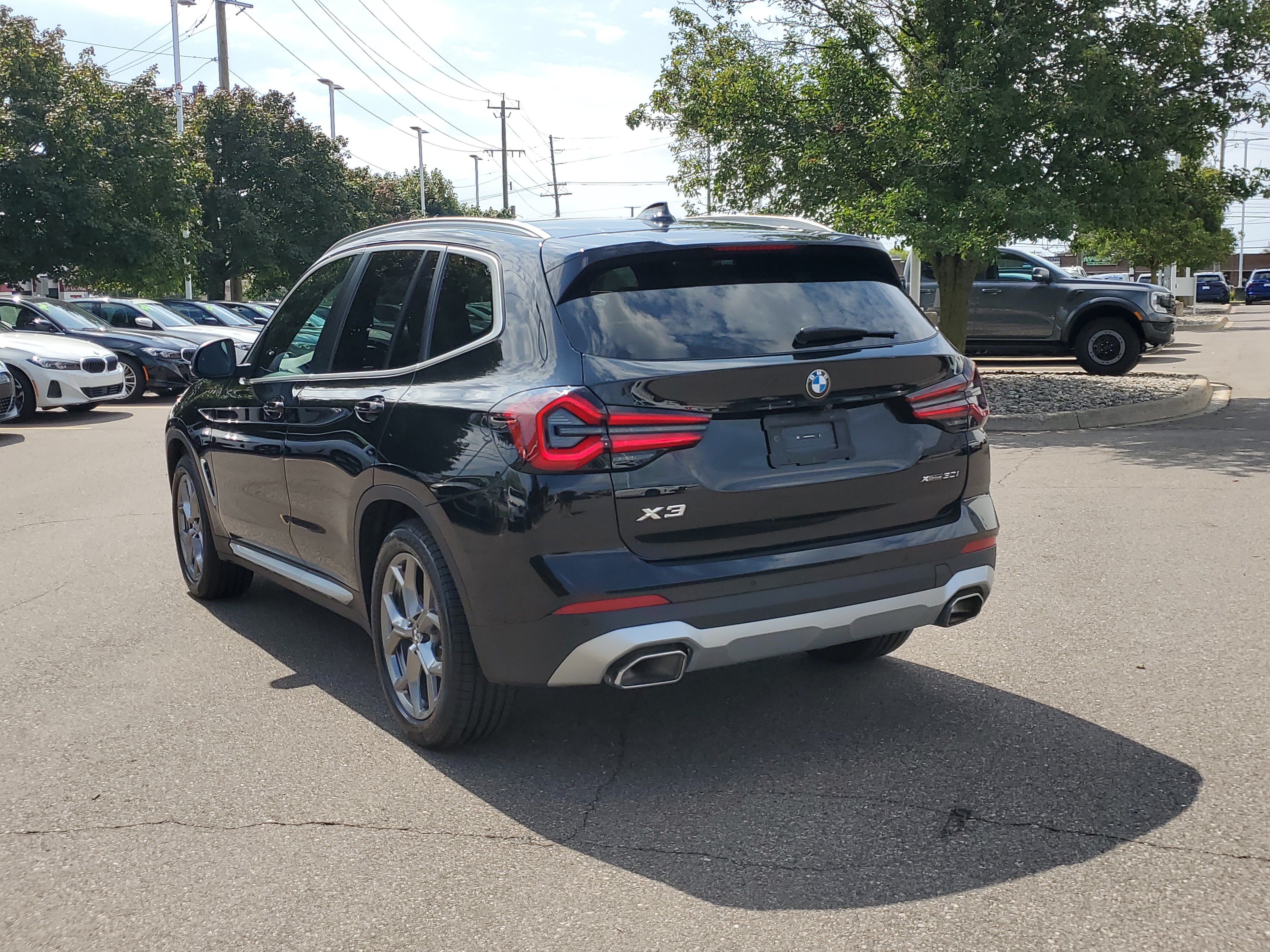 Certified 2024 BMW X3 xDrive30i w/ Premium Package AWD/4WD image 3