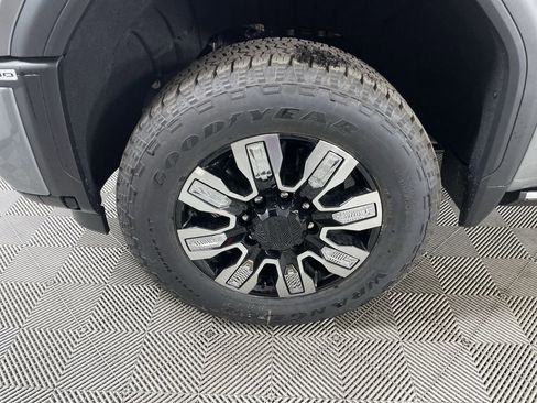 New 2025 GMC Sierra 2500 Denali w/ Denali Reserve Package image 34