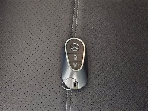 Certified 2025 Mercedes-Benz GLC 300 4MATIC image 79