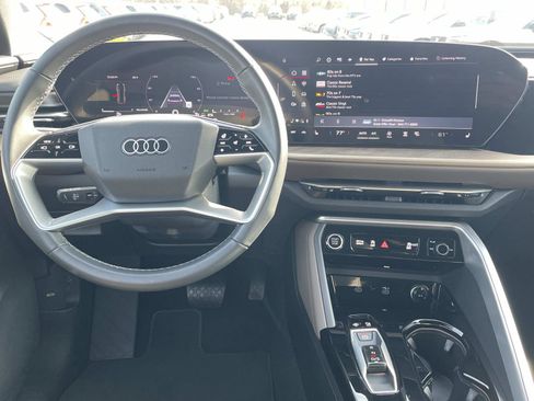 Used 2025 Audi Q5 Premium w/ Convenience Package image 6