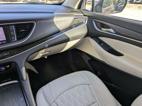 Used 2022 Buick Enclave Avenir w/ Trailering Package, 5000 lbs. image 18