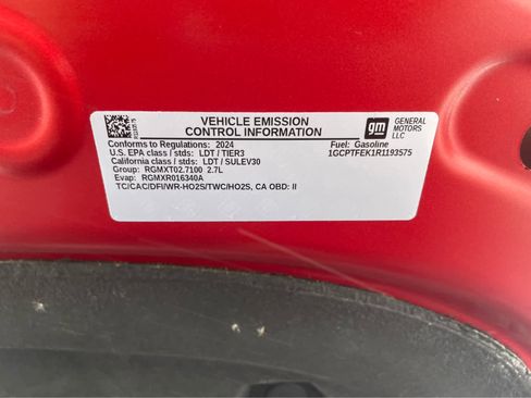 Used 2024 Chevrolet Colorado ZR2 w/ ZR2 Convenience Package III image 32