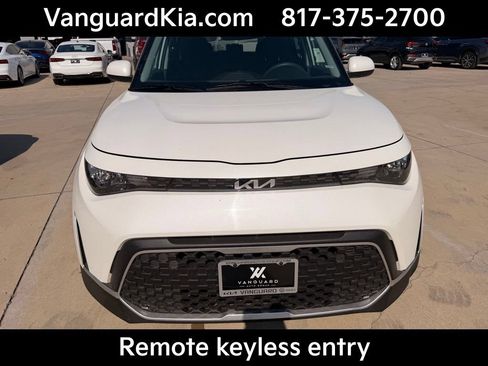 Certified 2025 Kia Soul LX w/ LX Technology Package FWD image 7