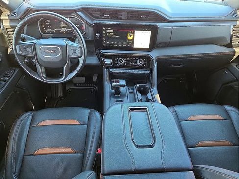 Certified 2022 GMC Sierra 1500 AT4 w/ AT4 Premium Package image 14