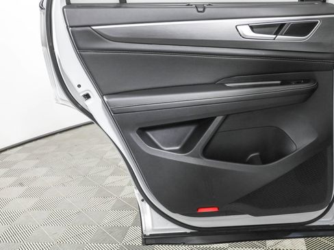 Used 2024 Volkswagen Atlas Cross Sport SE image 38