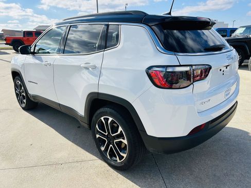 Used 2022 Jeep Compass Limited image 33