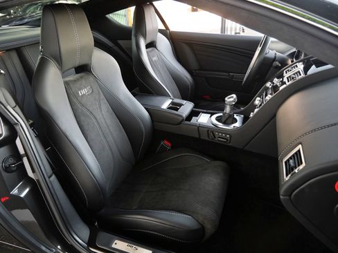 Used 2009 Aston Martin DBS Coupe RWD image 12