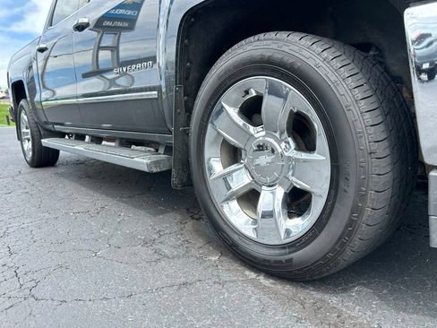 Used 2018 Chevrolet Silverado 1500 LTZ w/ Sport Package AWD/4WD image 11