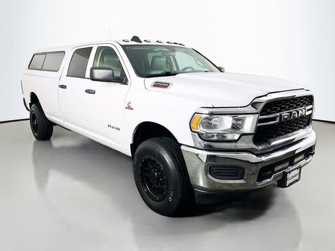 Used 2019 RAM 2500 Tradesman w/ Chrome Appearance Group AWD/4WD image 4
