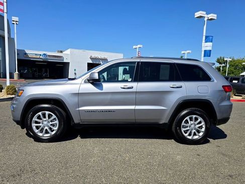 Certified 2021 Jeep Grand Cherokee Laredo X image 8