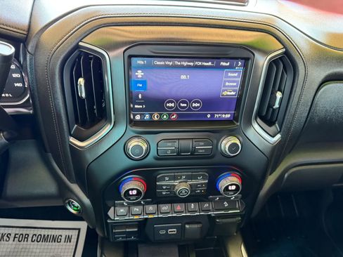 Used 2019 GMC Sierra 1500 AT4 w/ AT4 Premium Package AWD/4WD image 14