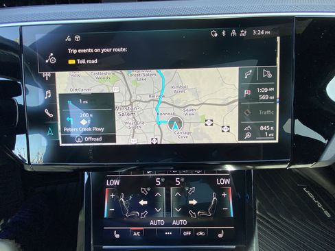 Used 2022 Audi e-tron S Premium Plus image 16