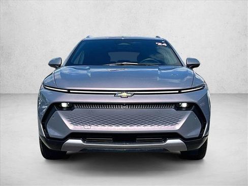 Certified 2024 Chevrolet Equinox EV LT w/ Active Safety Package 3 FWD image 3
