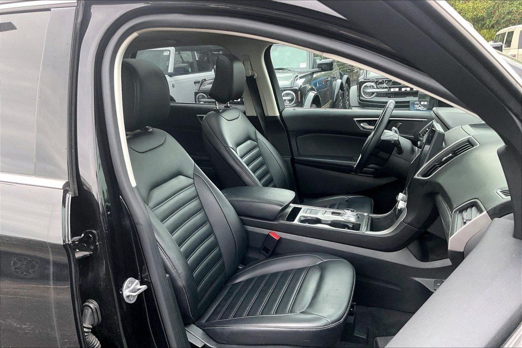 Used 2022 Ford Edge SEL w/ Convenience Package AWD/4WD image 6