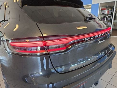 Used 2025 Porsche Macan image 30
