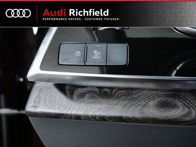 Used 2022 Audi Q7 3.0T Premium Plus w/ Premium Plus Package AWD/4WD image 17