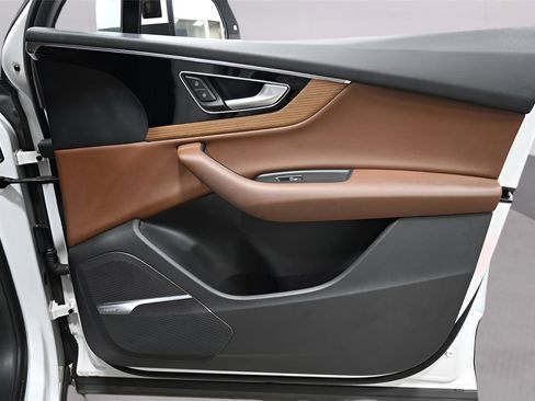 Used 2017 Audi Q7 3.0T Prestige w/ Prestige Package image 22