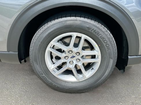 New 2026 Ford Explorer Active RWD image 19