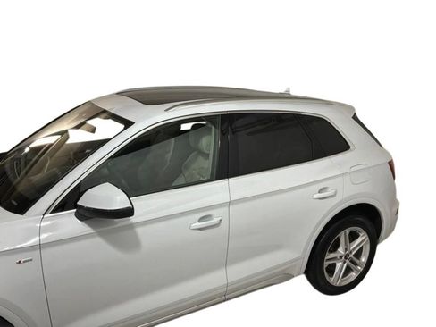 Used 2023 Audi Q5 e Premium w/ Convenience Package AWD/4WD image 22