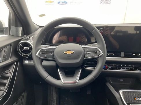 New 2026 Chevrolet Equinox LT w/ Convenience Package II image 11