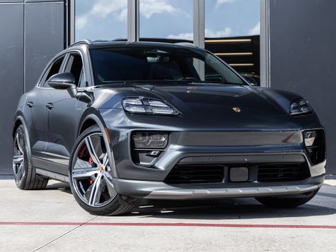 New 2025 Porsche Macan 4S Electric image 6