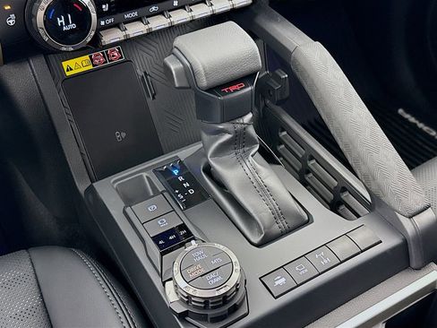 New 2026 Toyota Tacoma TRD Off-Road w/ TRD Off Road Premium Package AWD/4WD image 19