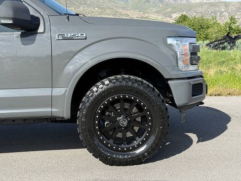 Used 2018 Ford F150 Lariat w/ Equipment Group 502A Luxury AWD/4WD image 3