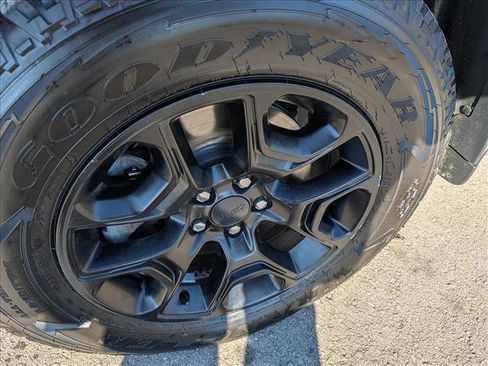 Used 2019 Jeep Cherokee Trailhawk w/ Comfort/Convenience Group image 9