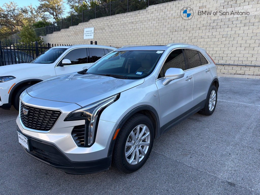 Used 2022 Cadillac XT4 Luxury w/ Driver Awareness Package FWD image 1