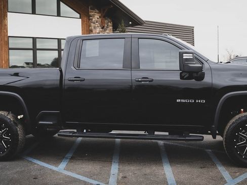 Used 2022 Chevrolet Silverado 2500 LT w/ Convenience Package image 34