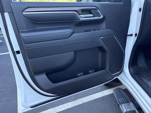 Used 2024 Chevrolet Silverado 2500 LT image 22