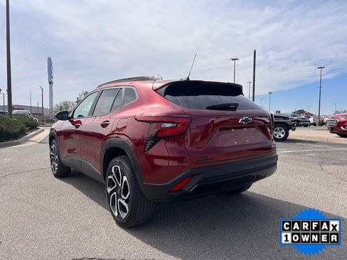 Used 2025 Chevrolet Trax RS w/ Driver Confidence Package image 2