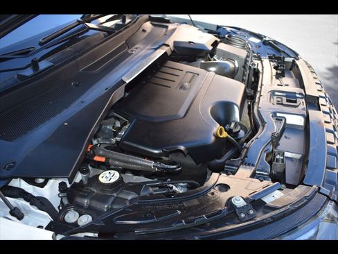 Used 2020 Land Rover Discovery Sport SE AWD/4WD image 42