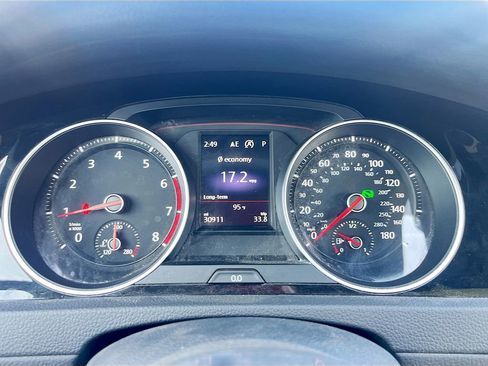Used 2021 Volkswagen GTI SE FWD image 12