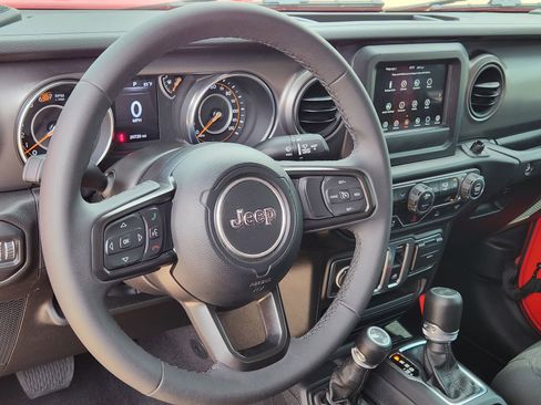 Used 2023 Jeep Wrangler Sport AWD/4WD image 34