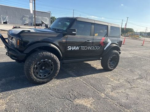 Used 2021 Ford Bronco Badlands image 6