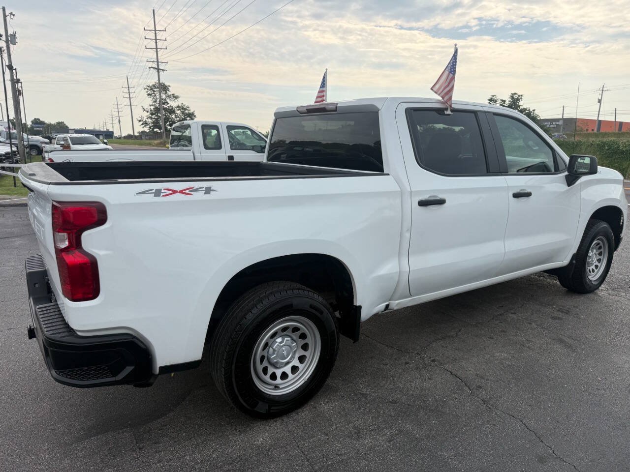 Used 2023 Chevrolet Silverado 1500 W/T w/ Trailering Package AWD/4WD image 5