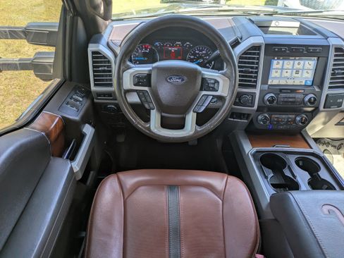 Used 2019 Ford F250 King Ranch w/ King Ranch Ultimate Package AWD/4WD image 14