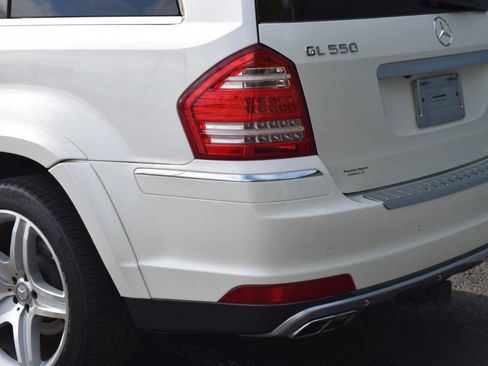 Used 2011 Mercedes-Benz GL 550 4MATIC image 7