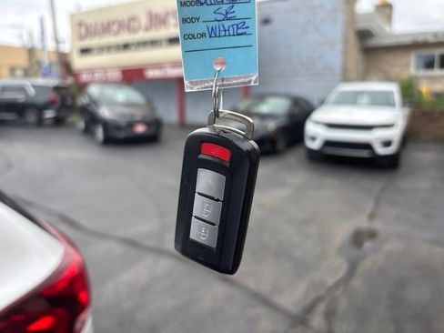 Used 2016 Mitsubishi Outlander SE FWD image 26