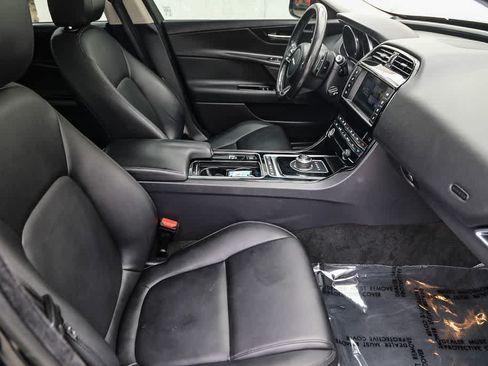 Used 2018 Jaguar XE Premium AWD/4WD image 13