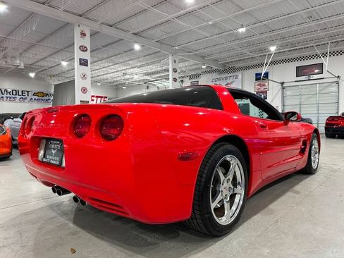 Used 2004 Chevrolet Corvette Coupe w/ Preferred Equipment Group RWD image 3