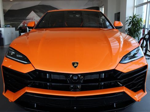 Used 2025 Lamborghini Urus SE AWD/4WD image 7