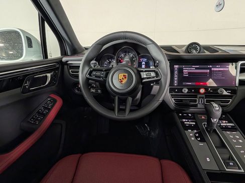 New 2026 Porsche Macan image 21