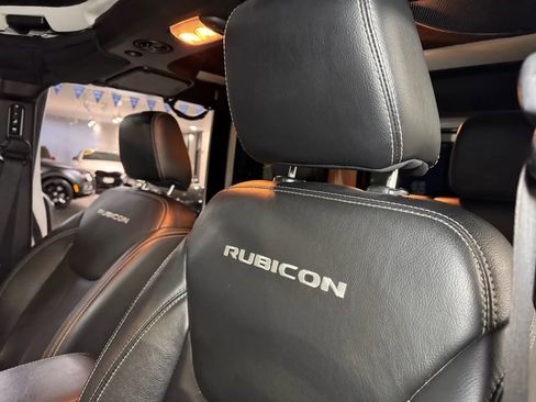 Used 2016 Jeep Wrangler Unlimited Rubicon image 12
