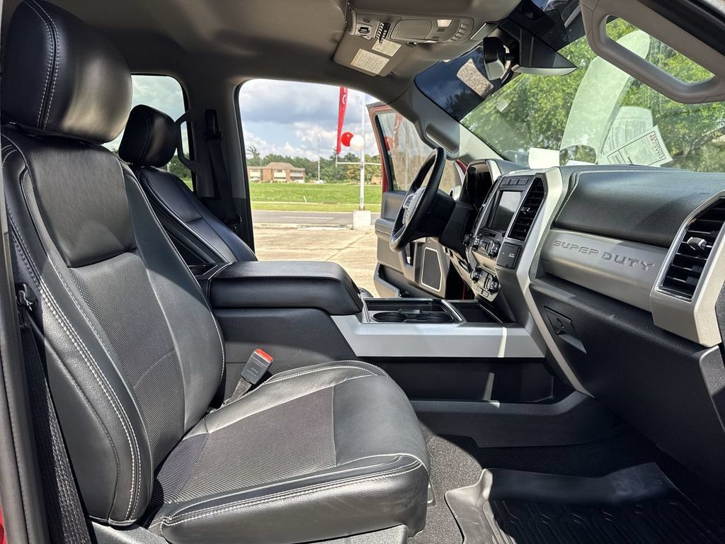 Used 2019 Ford F250 Lariat w/ Lariat Ultimate Package AWD/4WD image 31